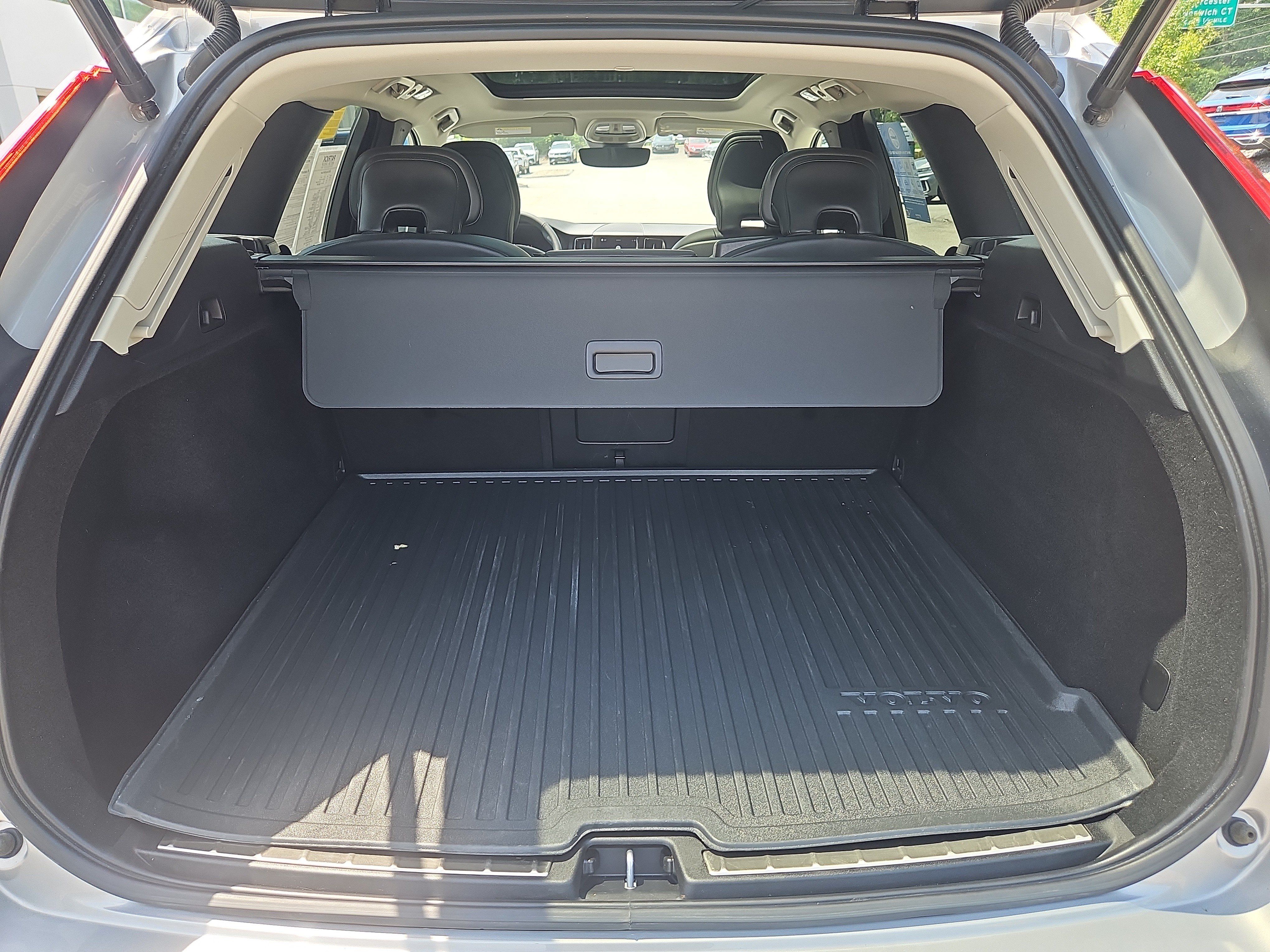 Used 2023 Volvo XC60 B5 Core w/ Climate Package AWD/4WD image 31