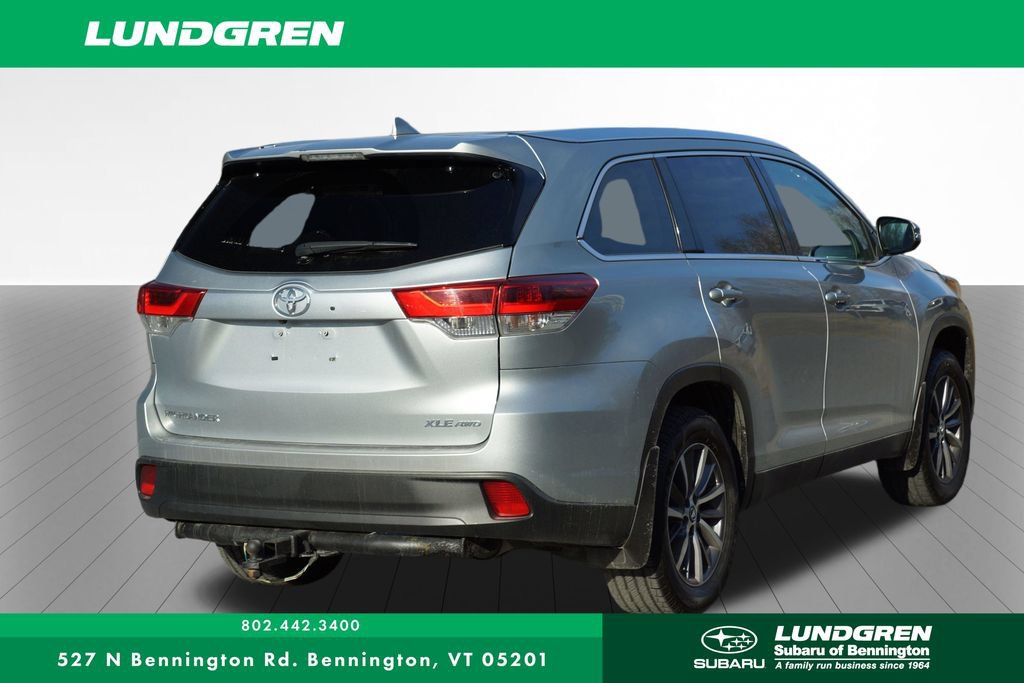 Used 2019 Toyota Highlander XLE AWD/4WD image 4