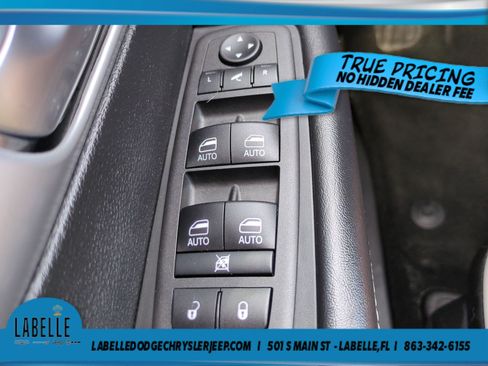 Used 2025 Chrysler Pacifica Limited w/ Uconnect Theater Family Group AWD/4WD image 25