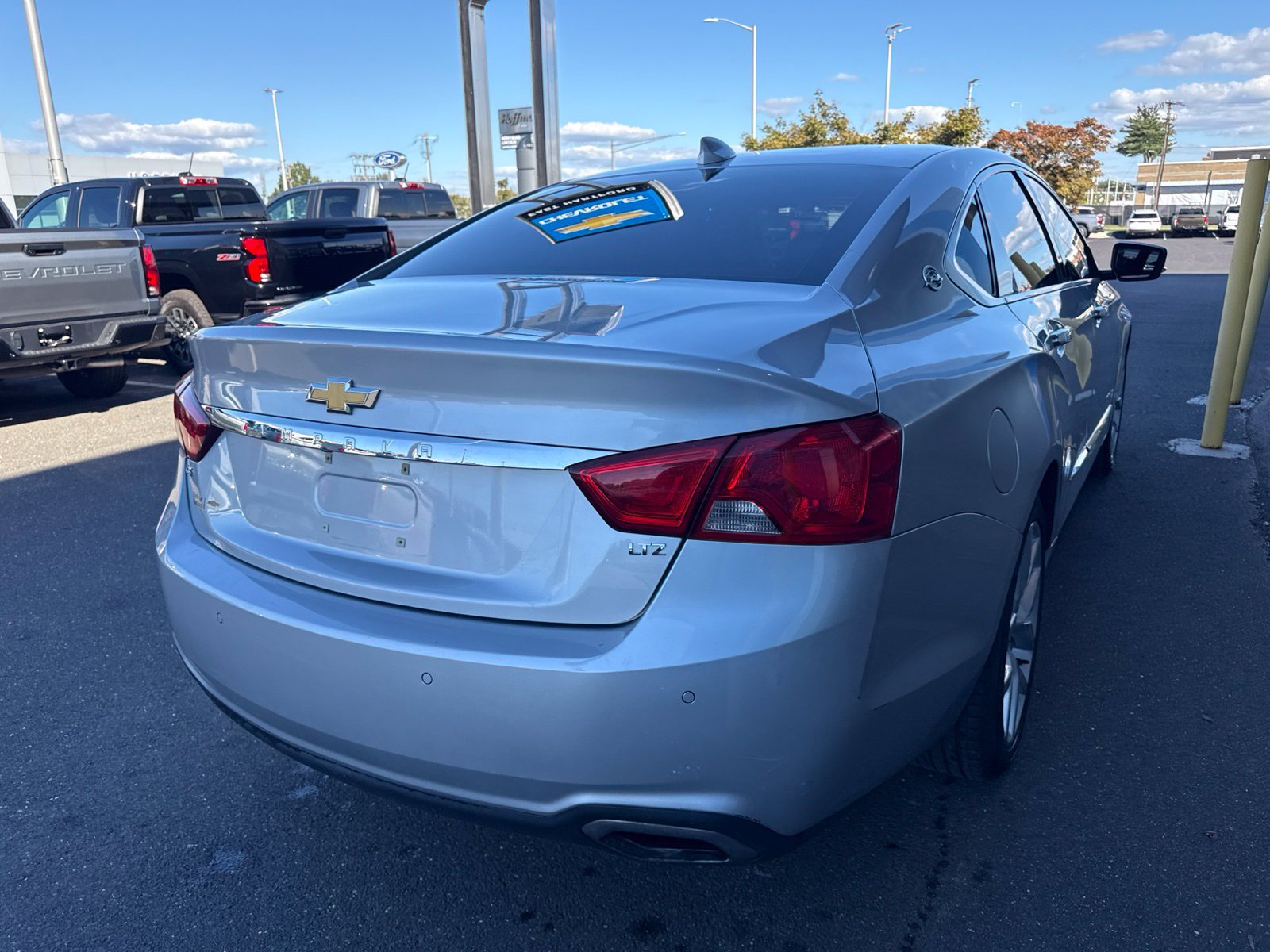 Used 2015 Chevrolet Impala LTZ FWD image 6