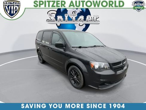 Used 2016 Dodge Grand Caravan SE FWD image 2