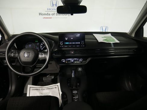 Certified 2023 Honda HR-V LX image 7