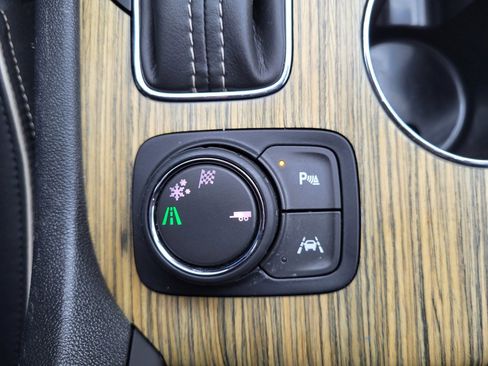 Used 2019 GMC Acadia Denali w/ LPO, Floor Liner Package image 21