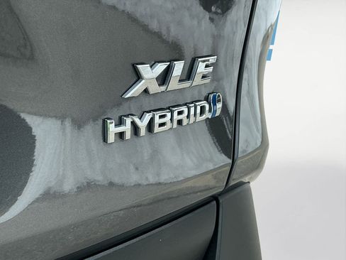 Used 2024 Toyota RAV4 XLE image 23