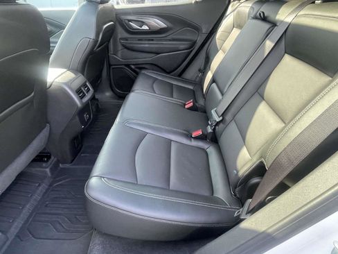 Certified 2024 GMC Terrain SLT w/ Infotainment Package II image 12