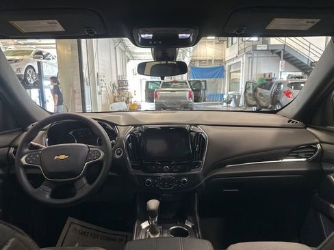 Used 2023 Chevrolet Traverse LT FWD image 16