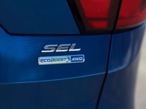 Certified 2019 Ford Escape SEL image 30