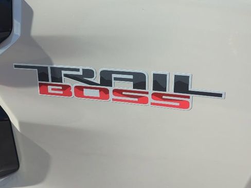 Used 2026 Chevrolet Colorado Trail Boss w/ Midnight Edition image 31