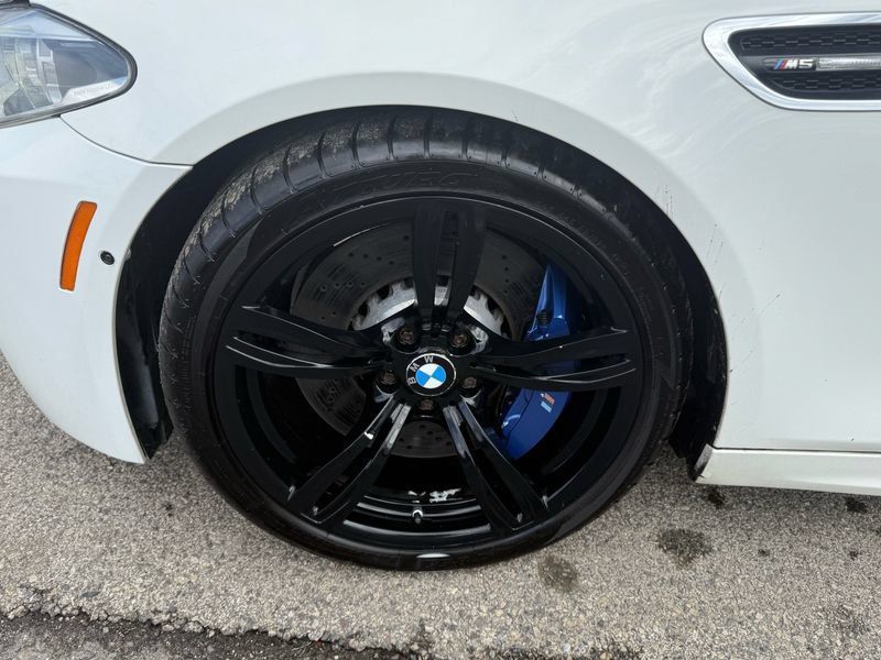 Used 2016 BMW M5 RWD image 9