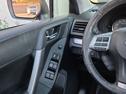 Used 2015 Subaru Forester 2.5i Limited image 26