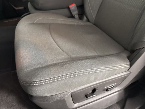 Used 2024 RAM 2500 Big Horn w/ Sport Appearance Package image 10