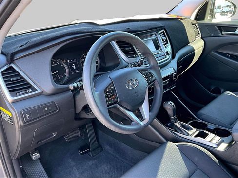 Used 2017 Hyundai Tucson SE w/ SE Popular Package 02 FWD image 12