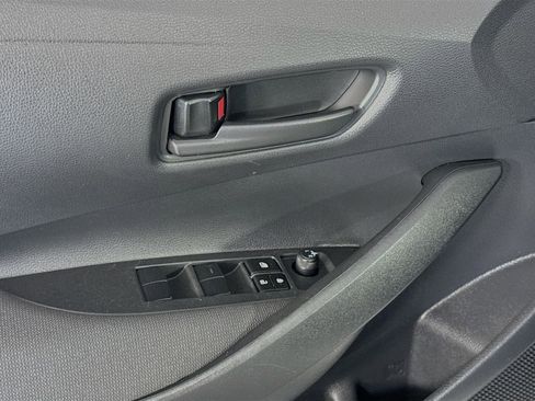 Used 2025 Toyota Corolla LE image 23