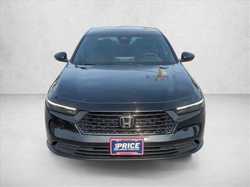 Used 2025 Honda Accord Sport image 2