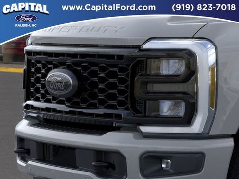 New 2026 Ford F250 Lariat w/ Black Appearance Package image 17