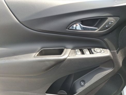Used 2023 Chevrolet Equinox LT AWD/4WD image 12