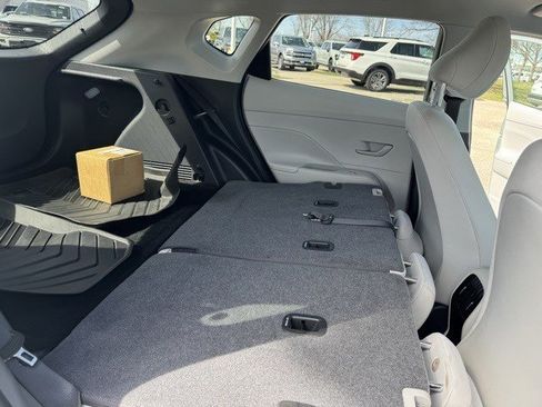 Used 2025 Hyundai Kona SEL image 32