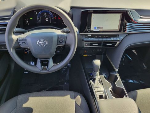 Used 2026 Toyota Camry LE image 4