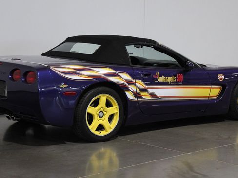 Used 1998 Chevrolet Corvette Convertible w/ Memory Pkg RWD image 16