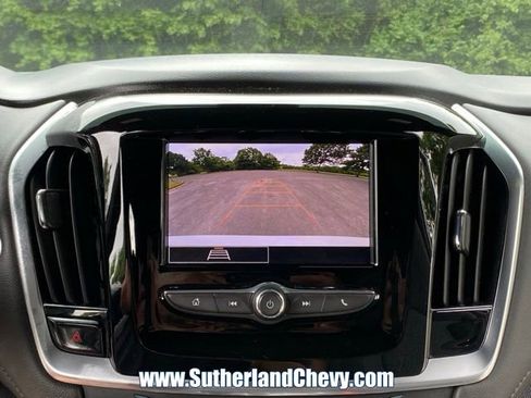 Used 2023 Chevrolet Traverse LT FWD image 29