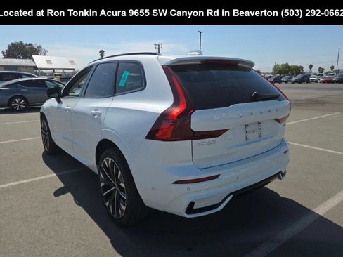 Used 2026 Volvo XC60 T8 Ultra w/ Climate Package PRO AWD/4WD image 4