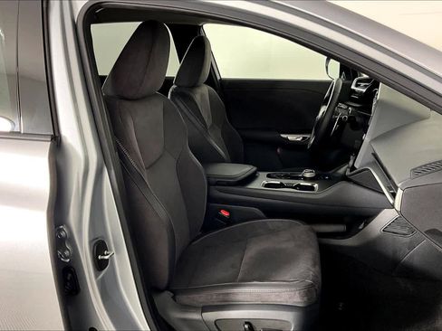 Used 2023 Lexus RZ 450e Premium image 8