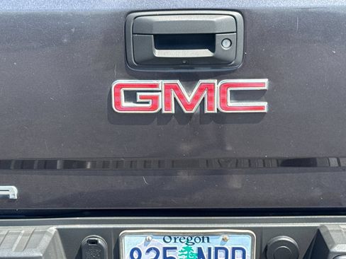 Used 2015 GMC Sierra 1500 Denali w/ Driver Alert Package AWD/4WD image 44