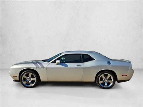 Used 2010 Dodge Challenger R/T image 9
