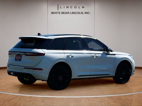 Used 2023 Lincoln Corsair Reserve w/ Equipment Group 201A AWD/4WD image 5