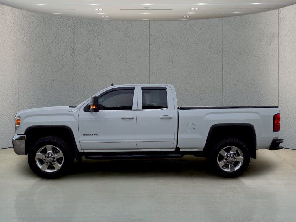 Used 2018 GMC Sierra 2500 SLE w/ HD SLE Preferred Plus Package AWD/4WD image 9