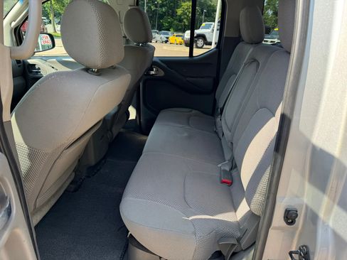 Used 2006 Nissan Frontier SE w/ (P01) Power Pkg RWD image 9