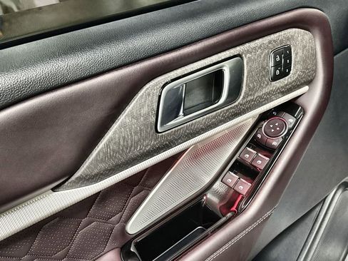 Used 2025 Ford Explorer Platinum w/ Ultimate Package image 14