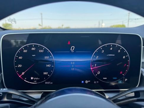 New 2025 Mercedes-Benz GLC 300 image 2