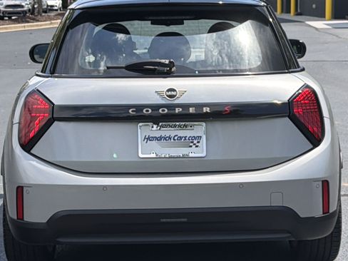 Used 2025 MINI Cooper S FWD image 22