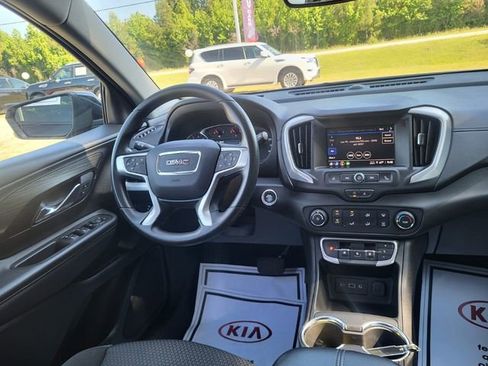 Used 2024 GMC Terrain SLE FWD image 15