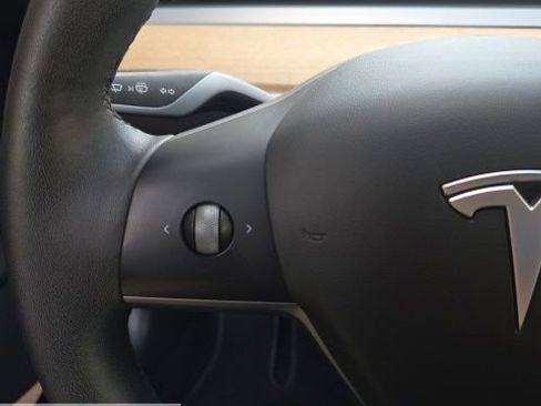 Used 2022 Tesla Model 3 Long Range AWD/4WD image 28