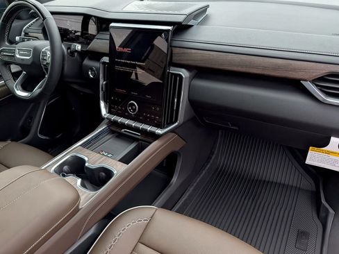New 2026 GMC Acadia Denali Ultimate w/ LPO, Floor Liner Package AWD/4WD image 34