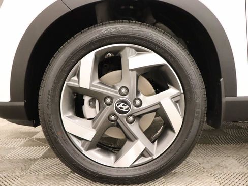 Used 2026 Hyundai Venue SEL FWD image 7