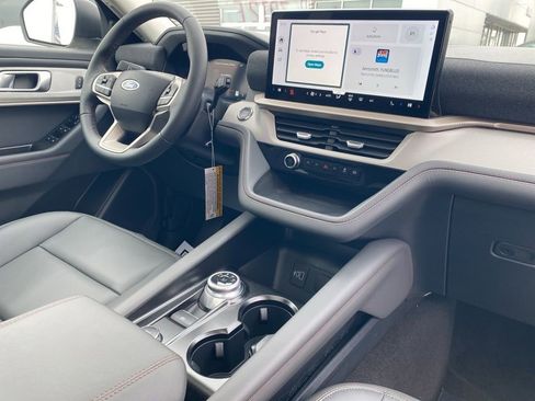 New 2026 Ford Explorer Active w/ Active Comfort Package image 7