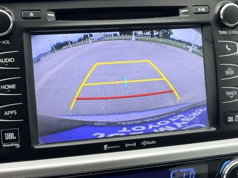 Used 2016 Toyota Highlander Limited FWD image 16
