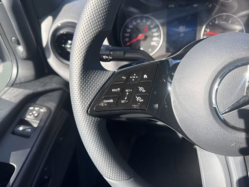 Used 2025 Mercedes-Benz Sprinter 2500 image 12