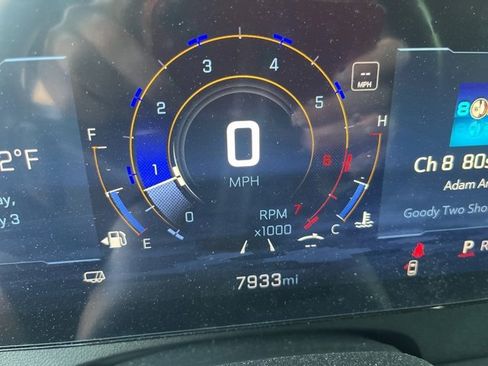 Used 2025 Chevrolet Traverse LT w/ Sun and Wheel Package image 5