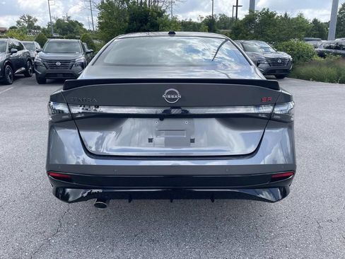 New 2026 Nissan Sentra SR w/ SR Premium Package FWD image 4
