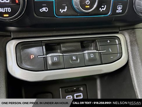 Used 2023 GMC Acadia SLT AWD/4WD image 17