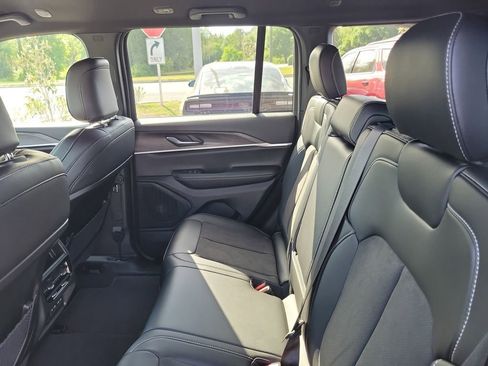 New 2026 Jeep Grand Cherokee Altitude AWD/4WD image 26
