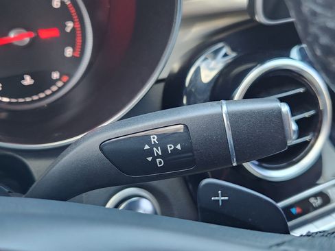 Used 2018 Mercedes-Benz GLC 300 4MATIC image 11