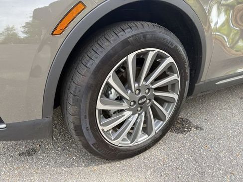 Certified 2025 Lincoln Corsair Reserve FWD image 10