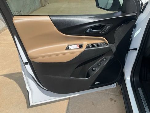 Used 2024 Chevrolet Equinox Premier FWD image 6