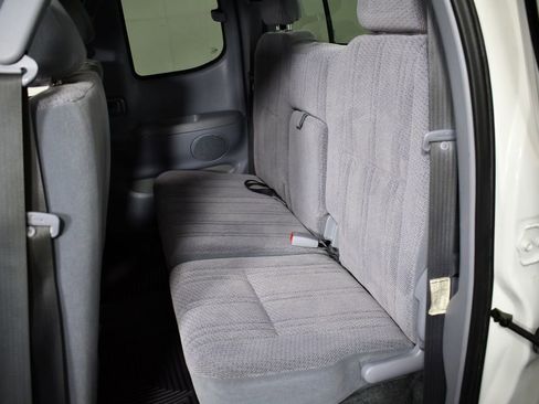 Used 2000 Toyota Tundra SR5 image 17