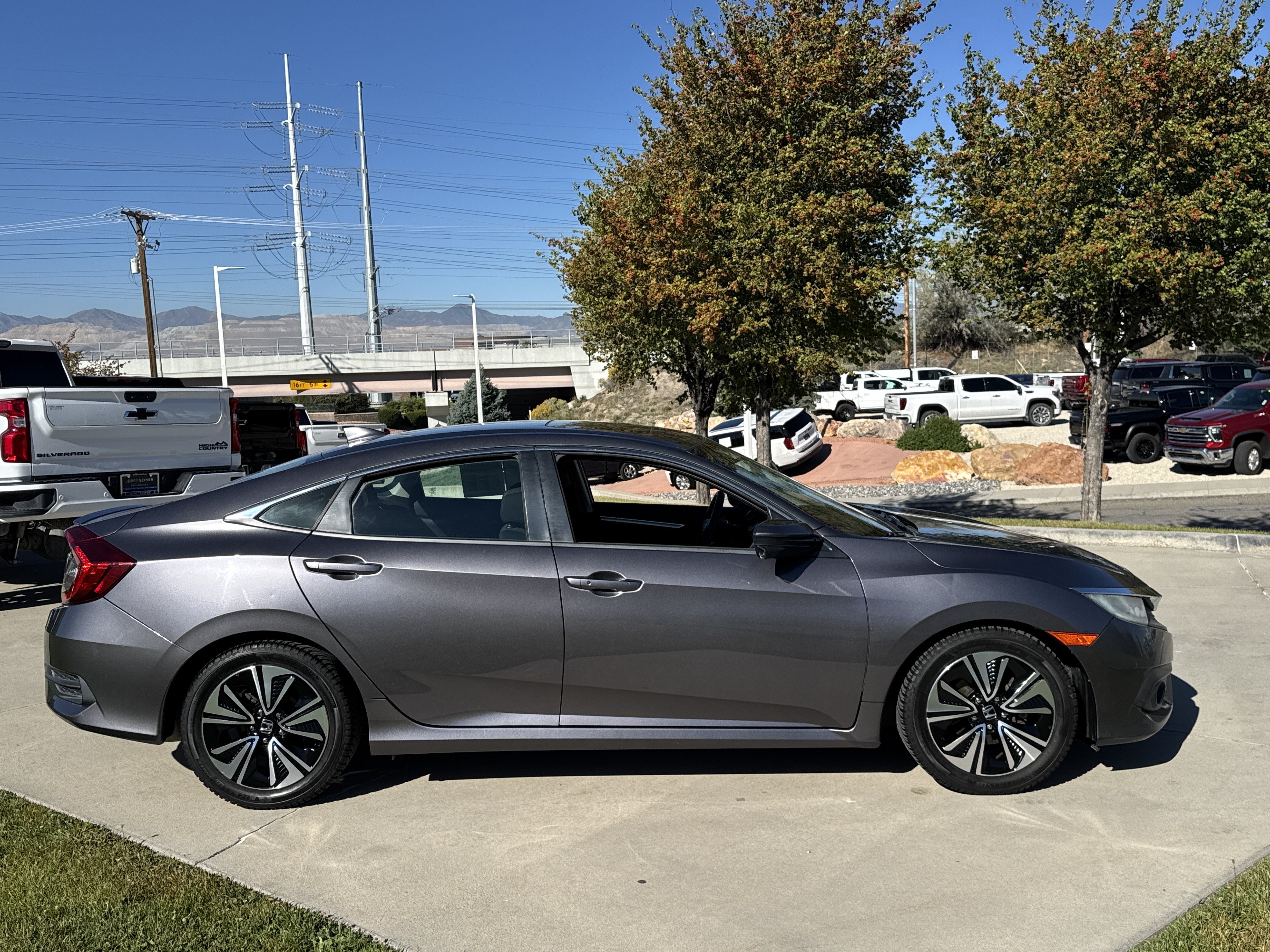Used 2017 Honda Civic EX-T image 8